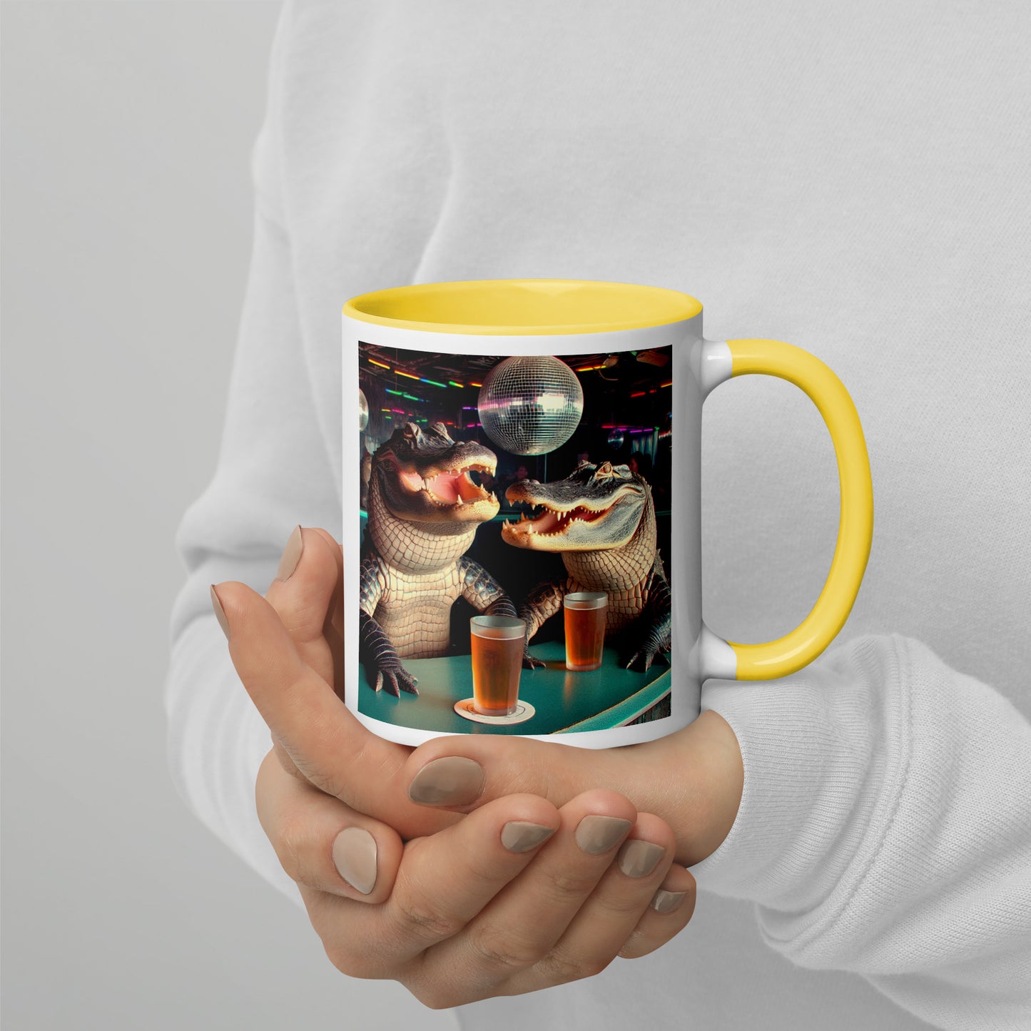 ALLIGATORS DRINKING AT A DISCO IN Florida - Alligators in Florida